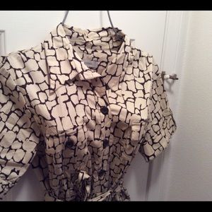 🌻NWOT Midi Shirt Dress w/attached Belt🌻